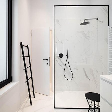 Studios Fully Equipped Near Place Stephanie Брюксел Екстериор снимка